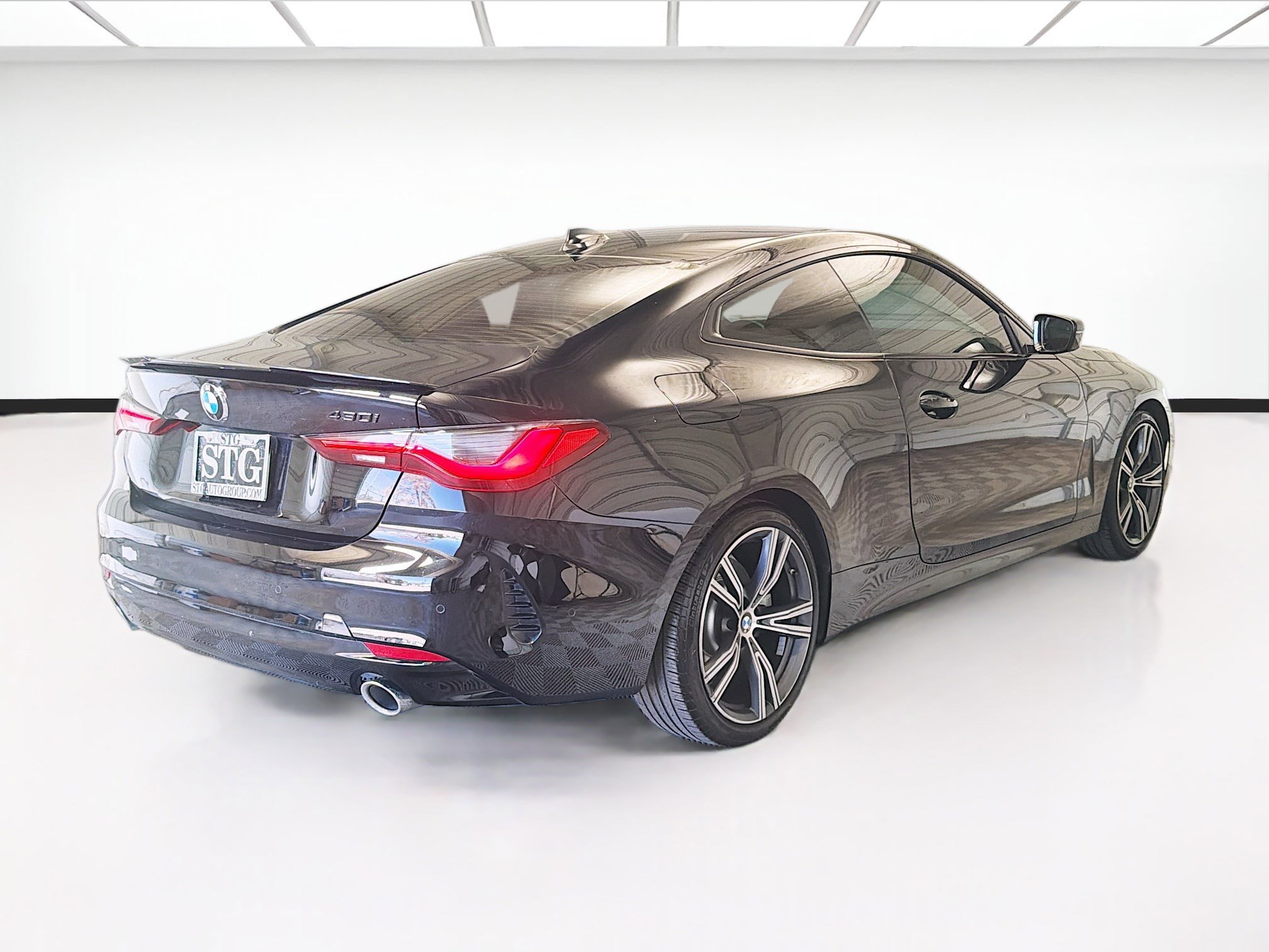 Used 2021 BMW 430i Coupe w/ Convenience Package RWD image 4