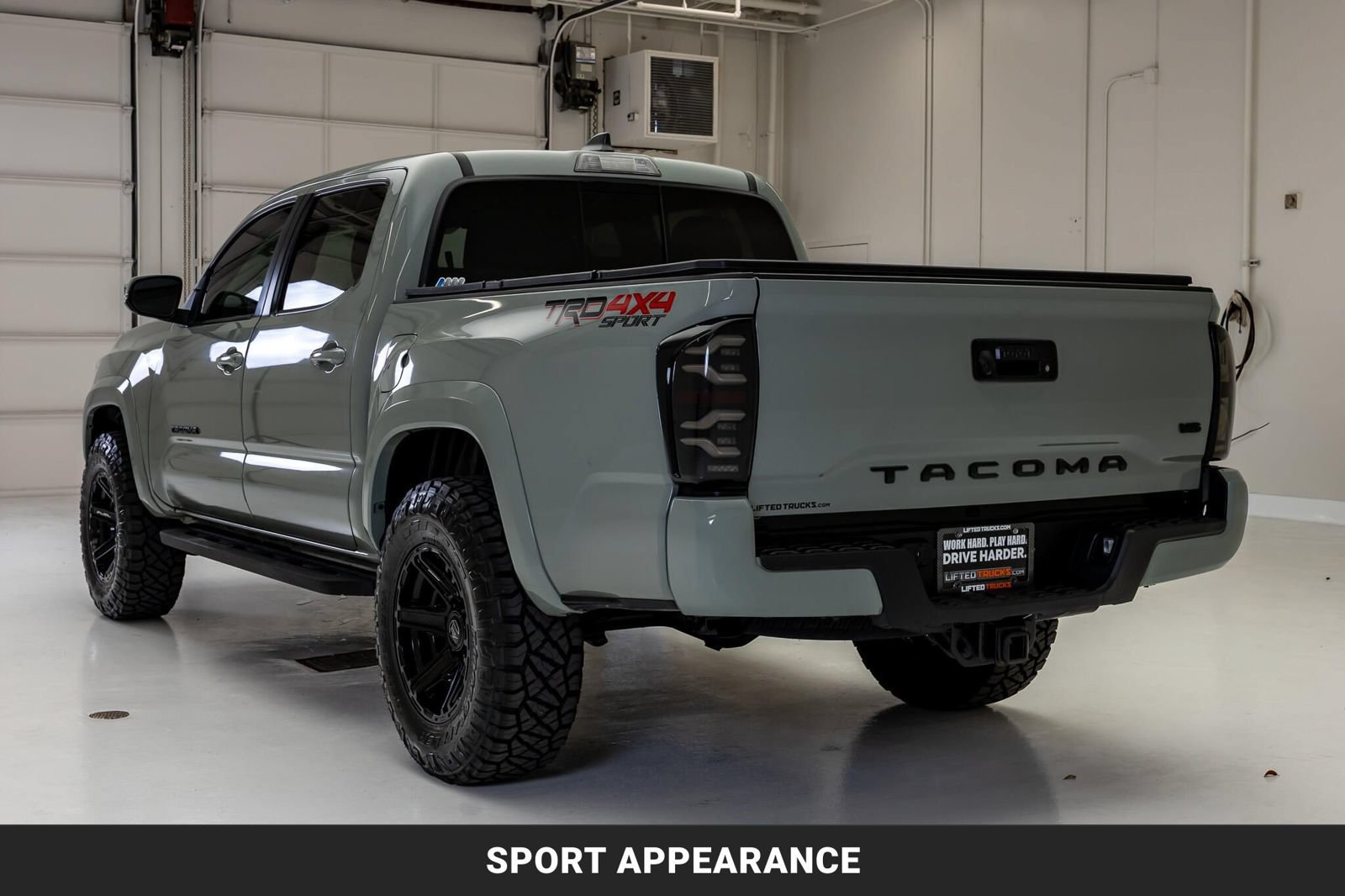 Used 2022 Toyota Tacoma TRD Sport AWD/4WD image 7