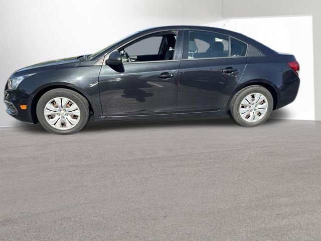 Used 2015 Chevrolet Cruze LS FWD image 2