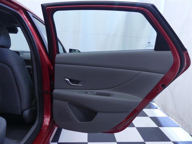 Used 2023 Hyundai Elantra SEL image 25