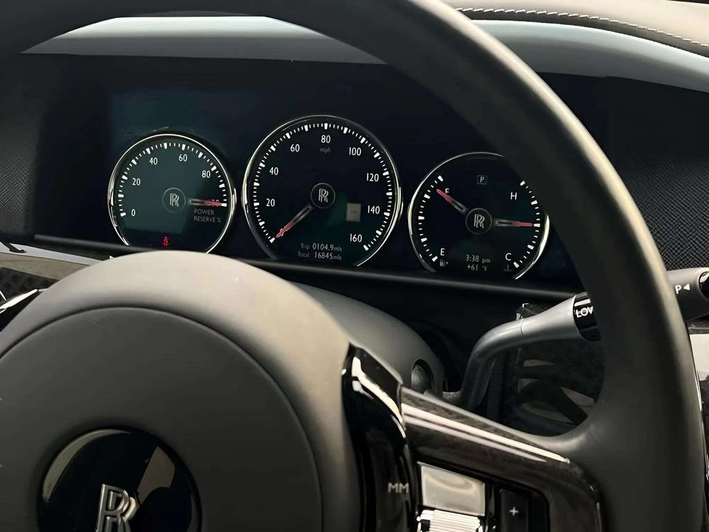 Certified 2022 Rolls-Royce Cullinan Black Badge w/ Dark Exterior Package AWD/4WD image 19