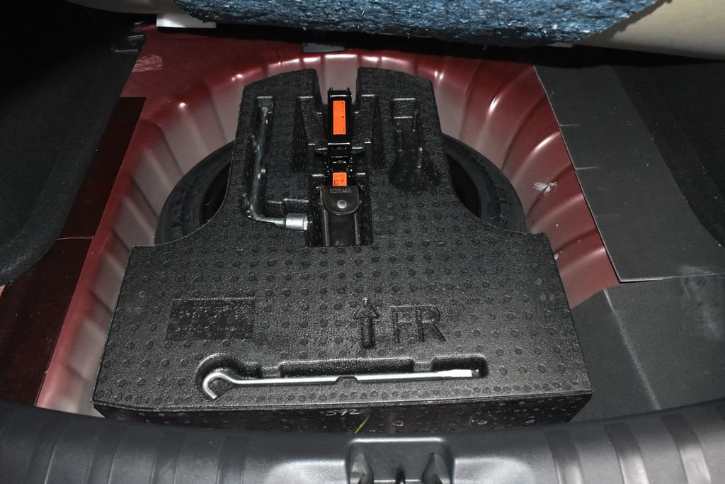 Used 2024 Nissan Kicks SR w/ SR Premium Package image 28