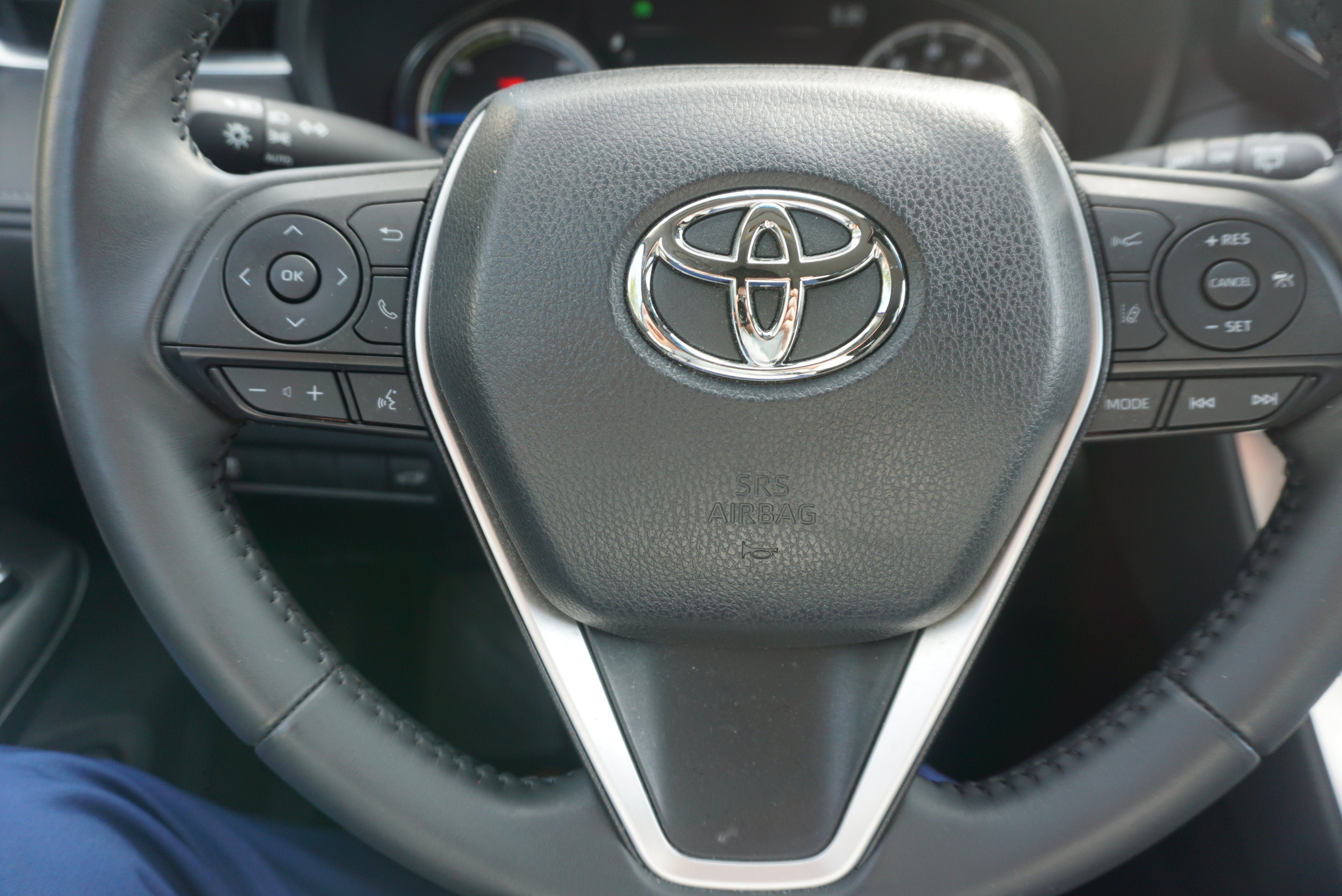 Used 2023 Toyota Venza LE AWD/4WD image 8