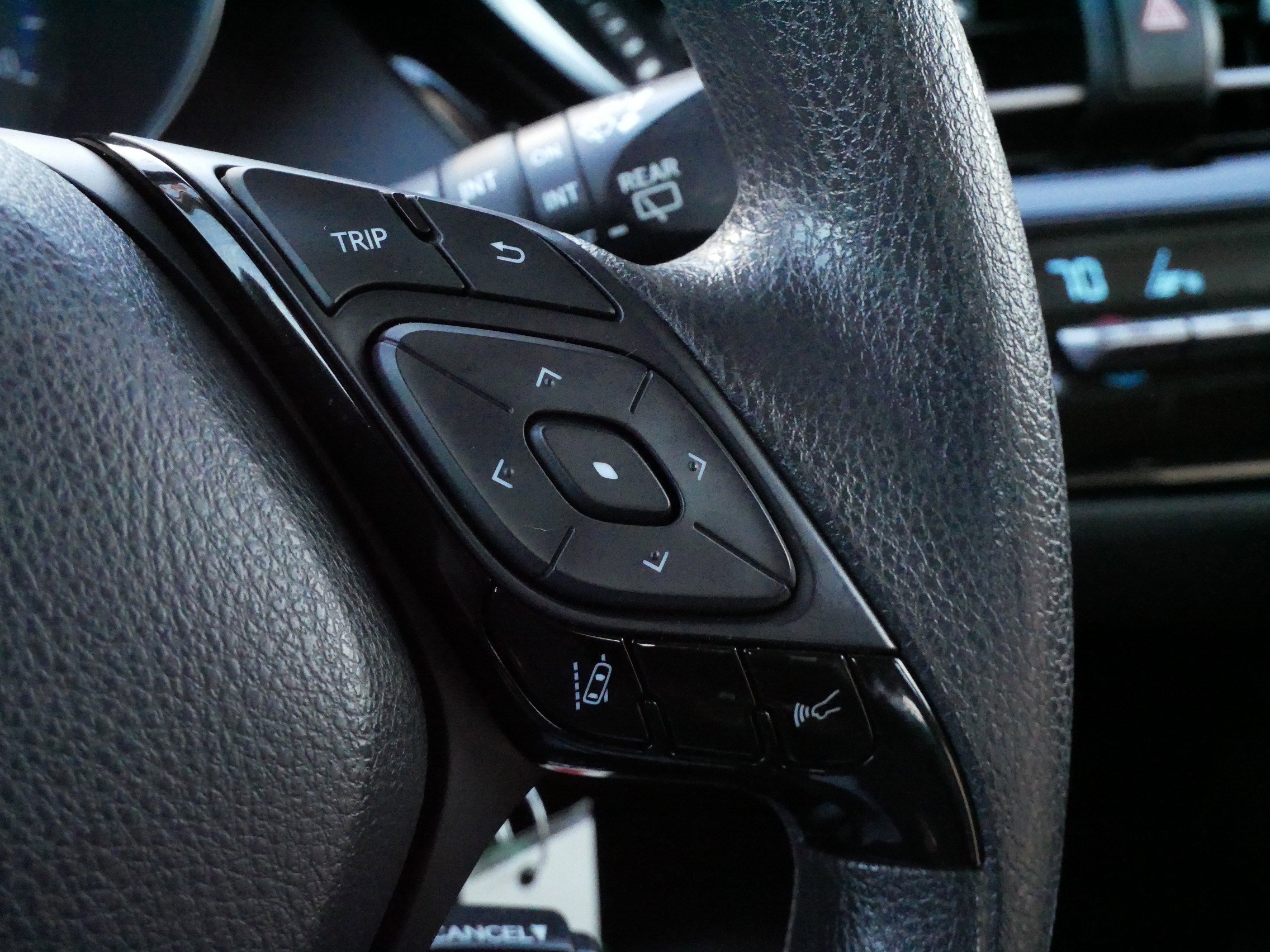 Used 2021 Toyota C-HR LE image 25