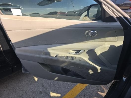 Used 2024 Hyundai Elantra SEL FWD image 12