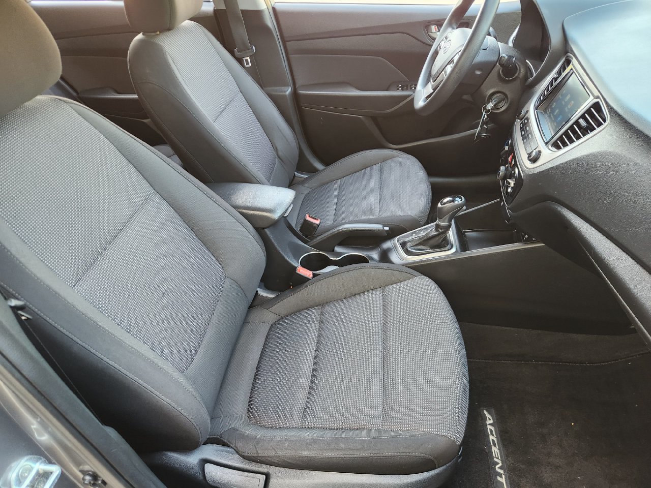 Used 2022 Hyundai Accent SEL FWD image 10