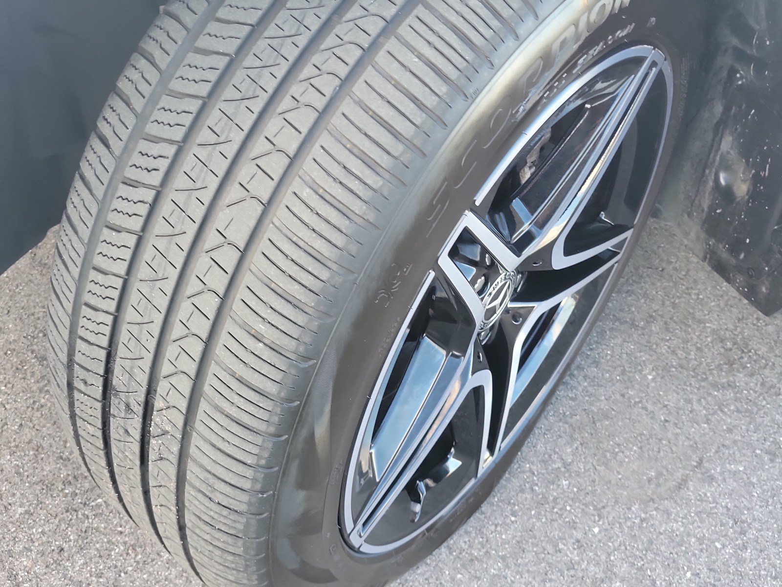 Used 2024 Mercedes-Benz GLS 450 4MATIC image 11