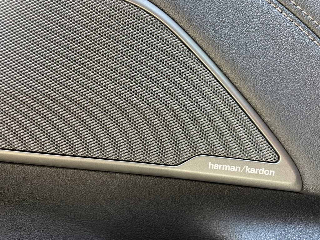 Used 2023 BMW 530i w/ Premium Package image 18