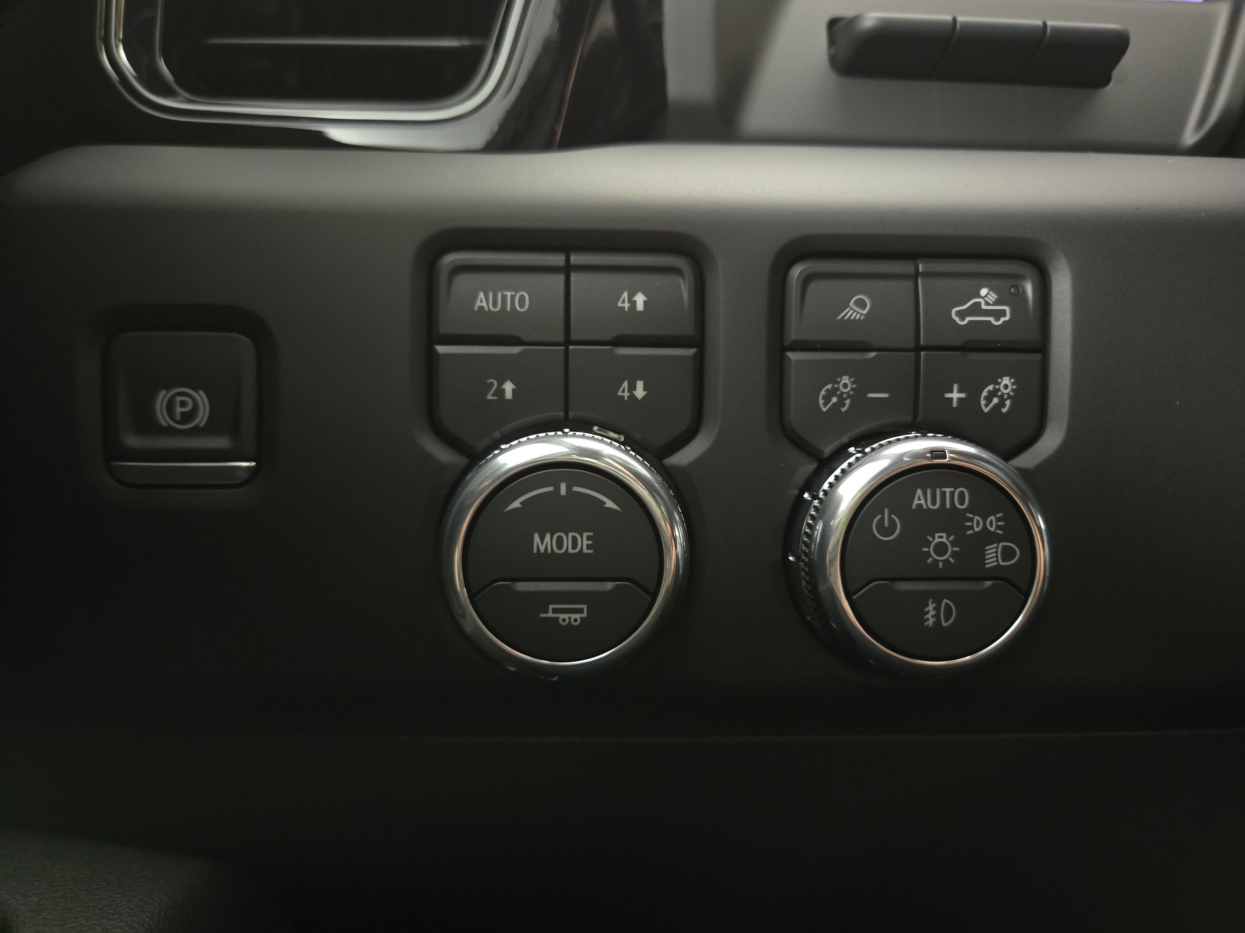 Used 2026 GMC Sierra 2500 AT4 w/ AT4 Premium Plus Package AWD/4WD image 26