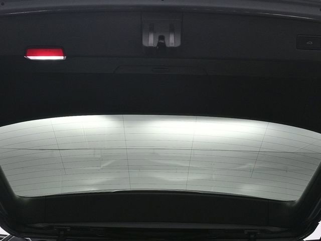 Used 2020 Volkswagen Tiguan SEL w/ 3rd Row Seat Package image 14