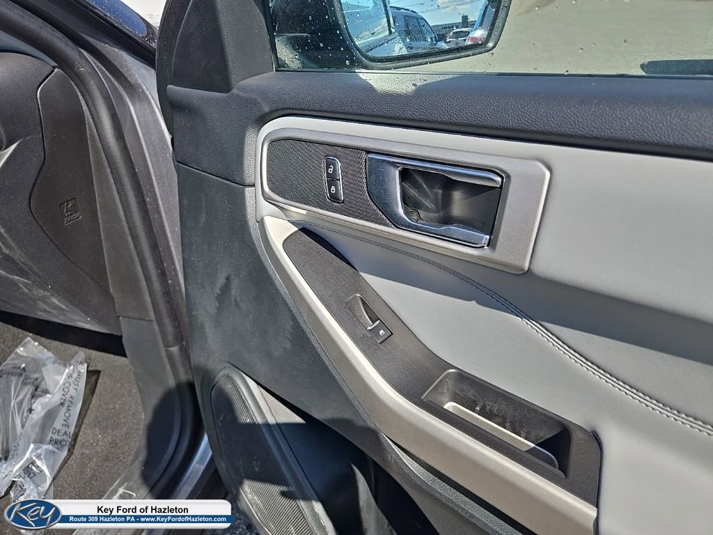 Used 2024 Ford Explorer XLT w/ Equipment Group 202A AWD/4WD image 22
