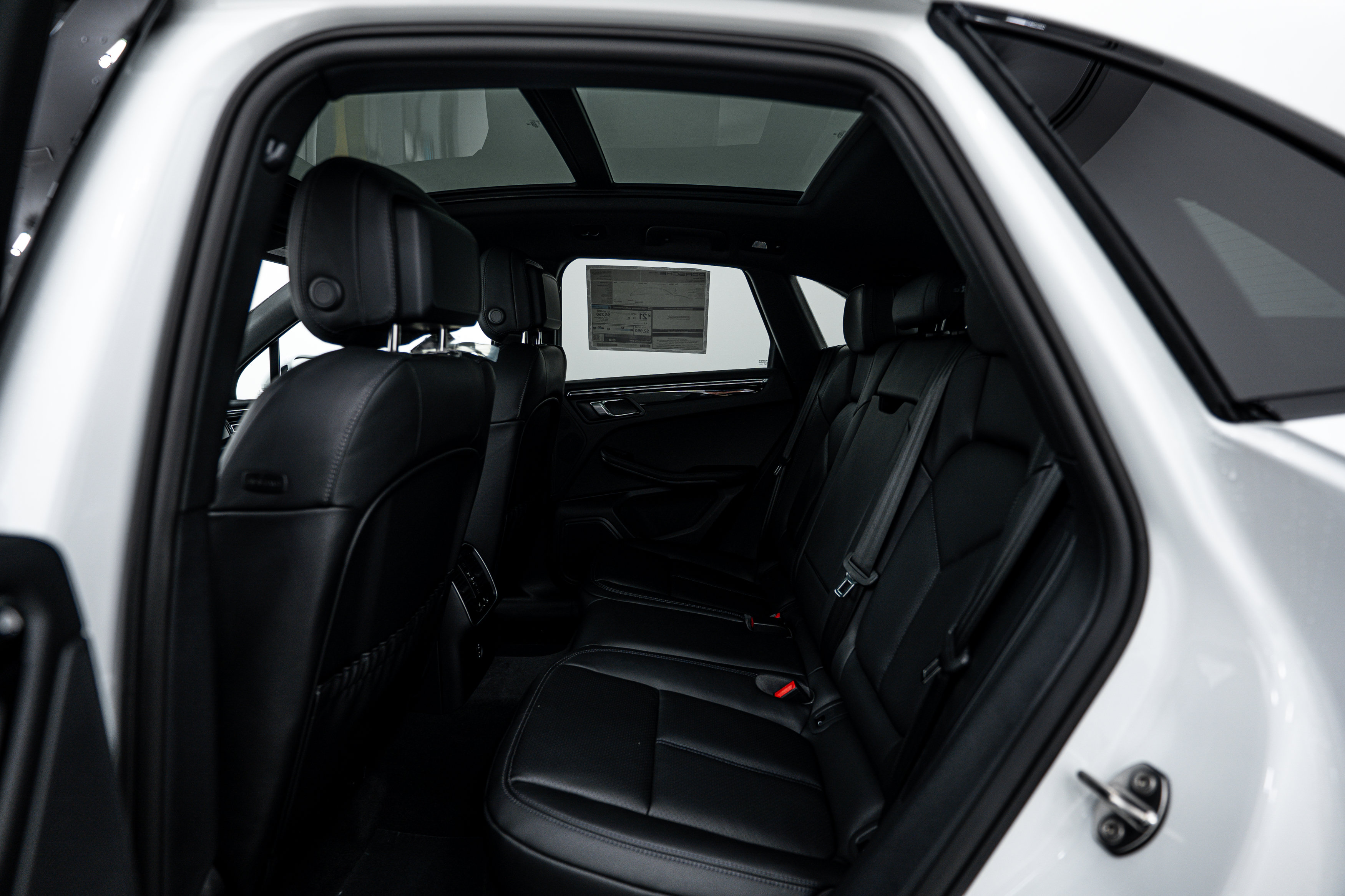 Certified 2026 Porsche Macan AWD/4WD image 19