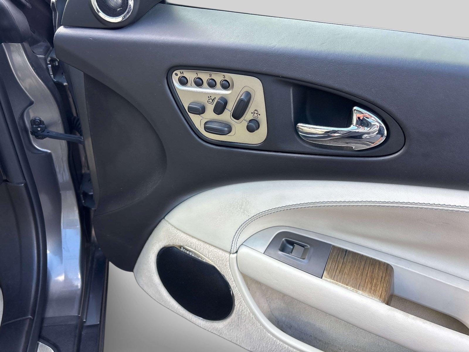 Used 2009 Jaguar XKR R RWD image 13