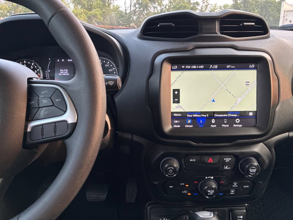 Used 2023 Jeep Renegade Latitude AWD/4WD image 18