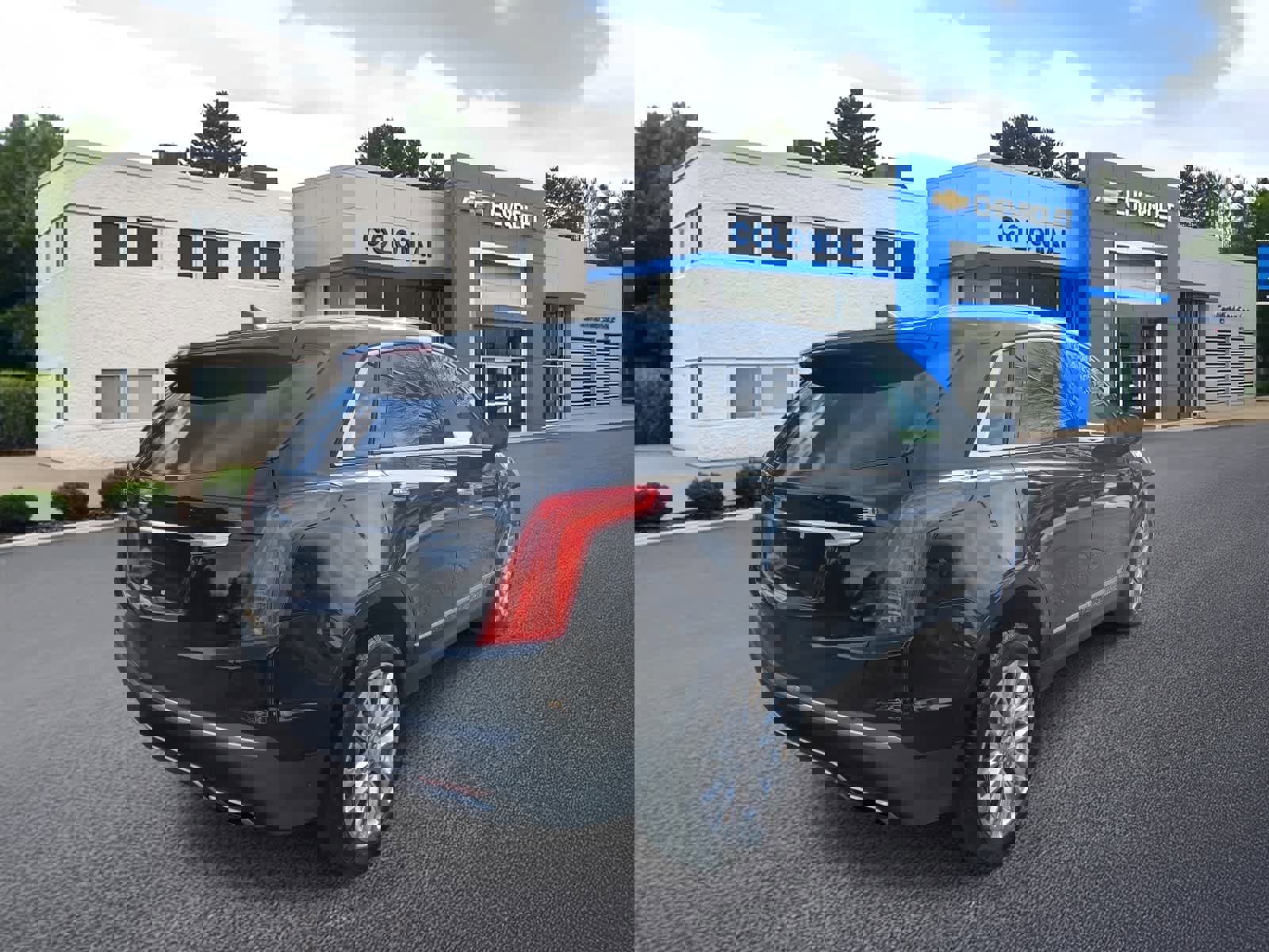 Used 2017 Cadillac XT5 Platinum image 4