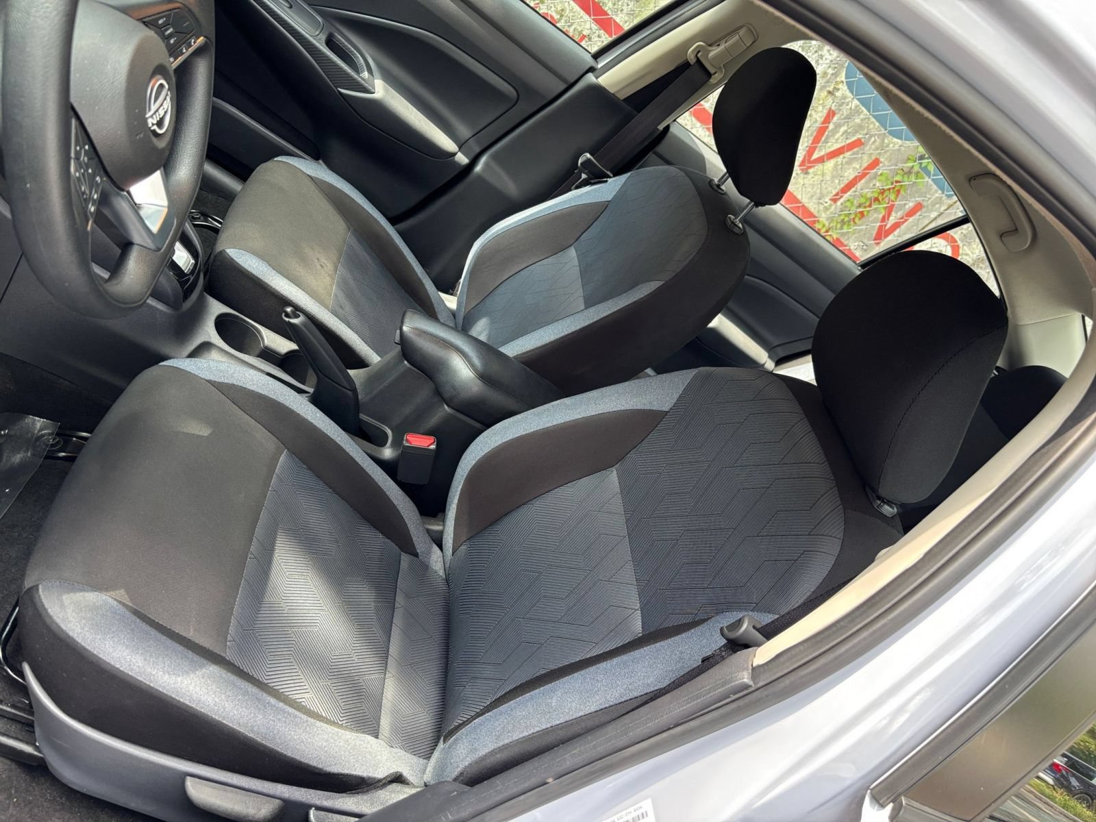 Used 2025 Nissan Versa SV FWD image 33