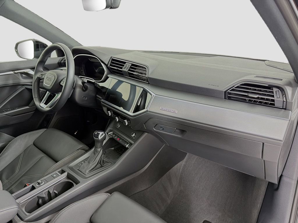 Used 2023 Audi Q3 2.0T Premium Plus w/ Premium Plus Package image 31