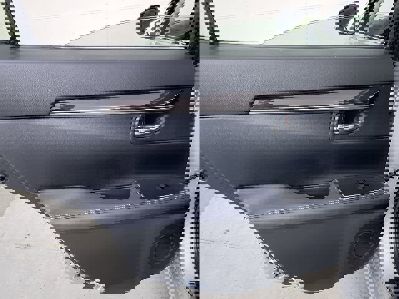 Used 2018 Lexus ES 350 w/ Luxury Package w/Wood Trim image 22