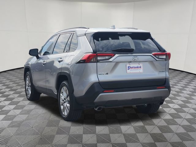 Used 2020 Toyota RAV4 Limited FWD video 4