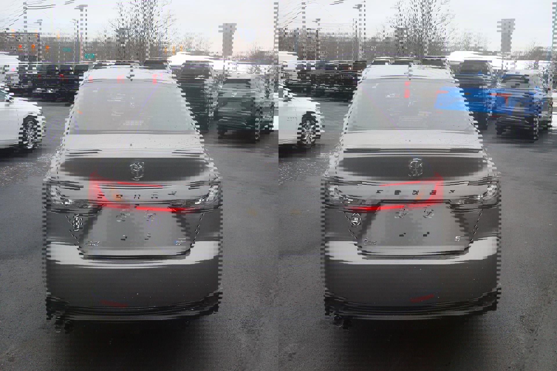 Used 2025 Toyota Camry SE image 5