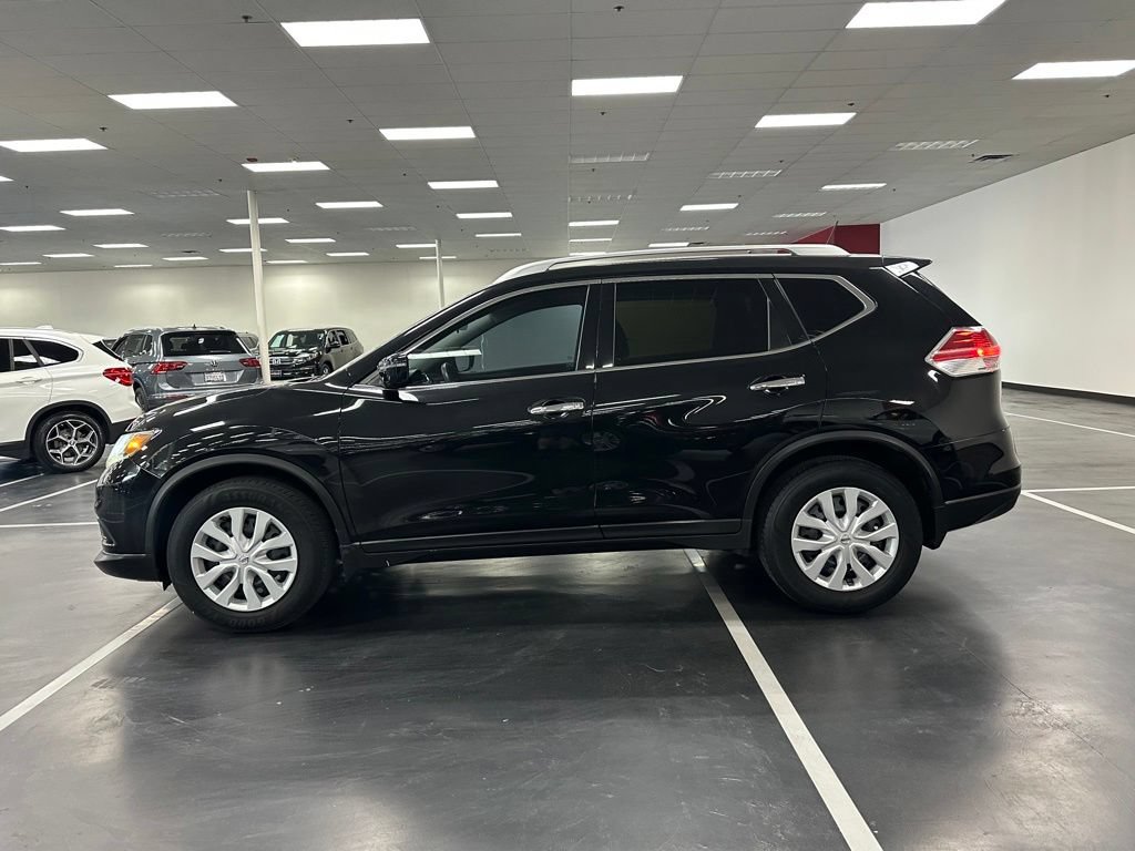 Used 2016 Nissan Rogue S w/ Appearance Package FWD image 4