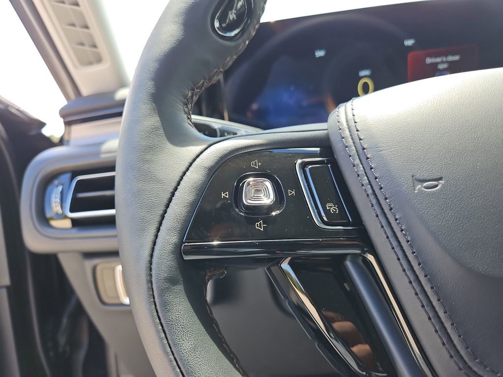 New 2025 Lincoln Aviator 2WD w/ Jet Appearance Package image 21