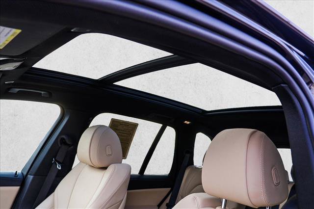 Used 2022 BMW X5 xDrive40i w/ Premium Package image 11