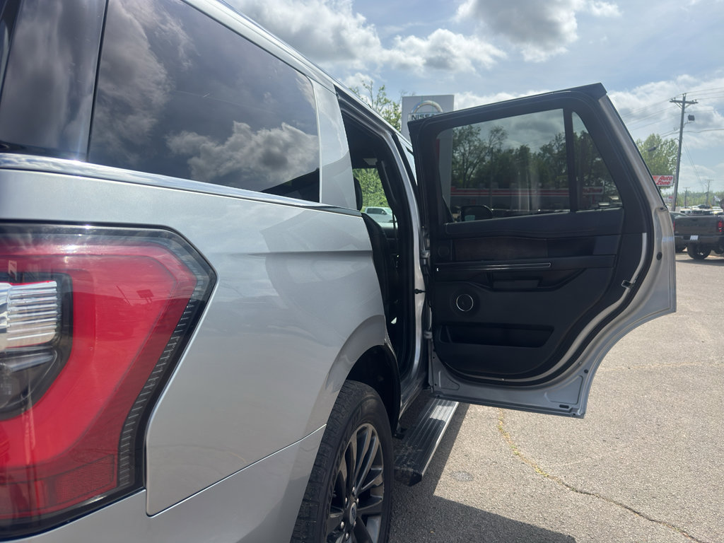 Used 2020 Ford Expedition Limited RWD image 22