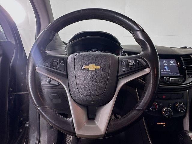 Used 2018 Chevrolet Trax LT w/ Sun & Sound Package image 11