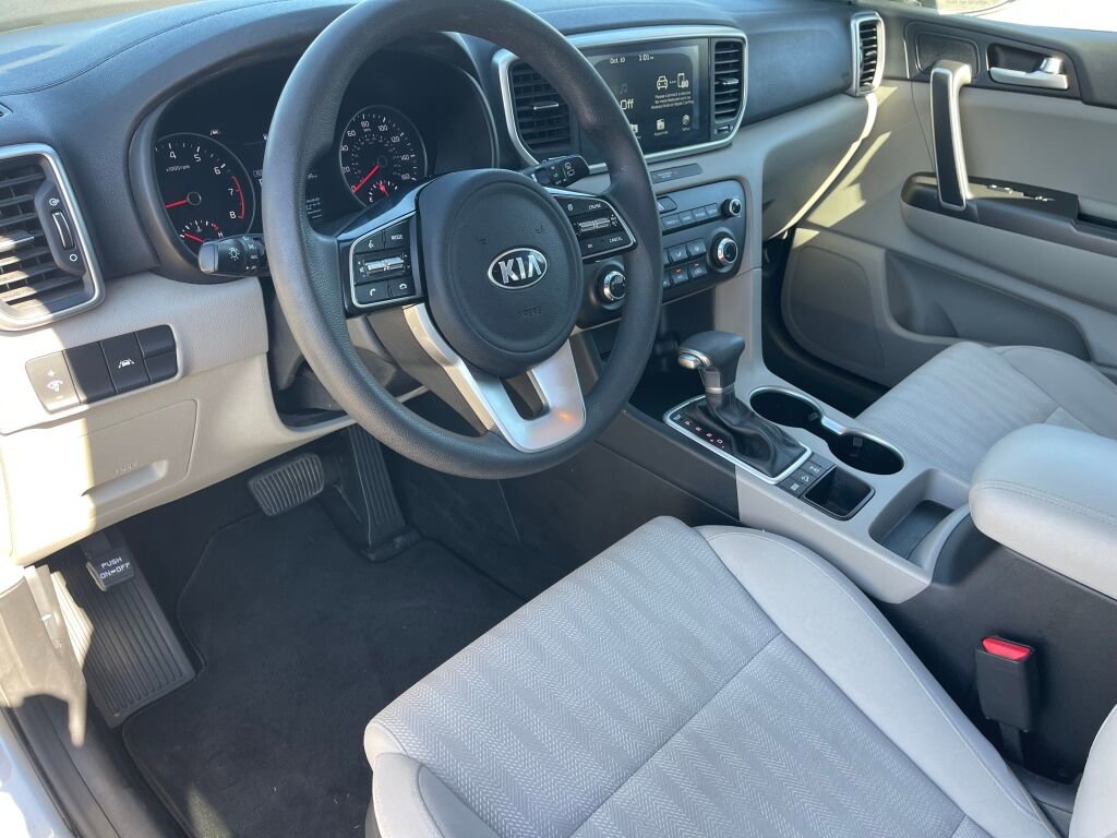 Used 2020 Kia Sportage LX image 9
