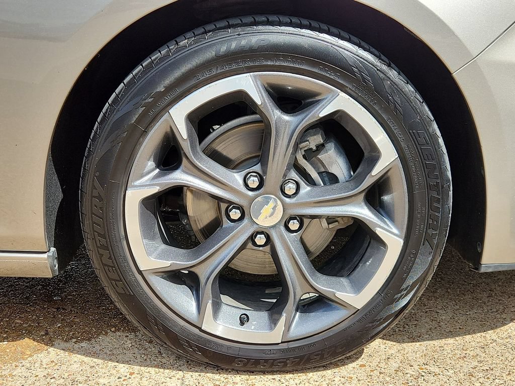 Used 2022 Chevrolet Malibu LT FWD image 2
