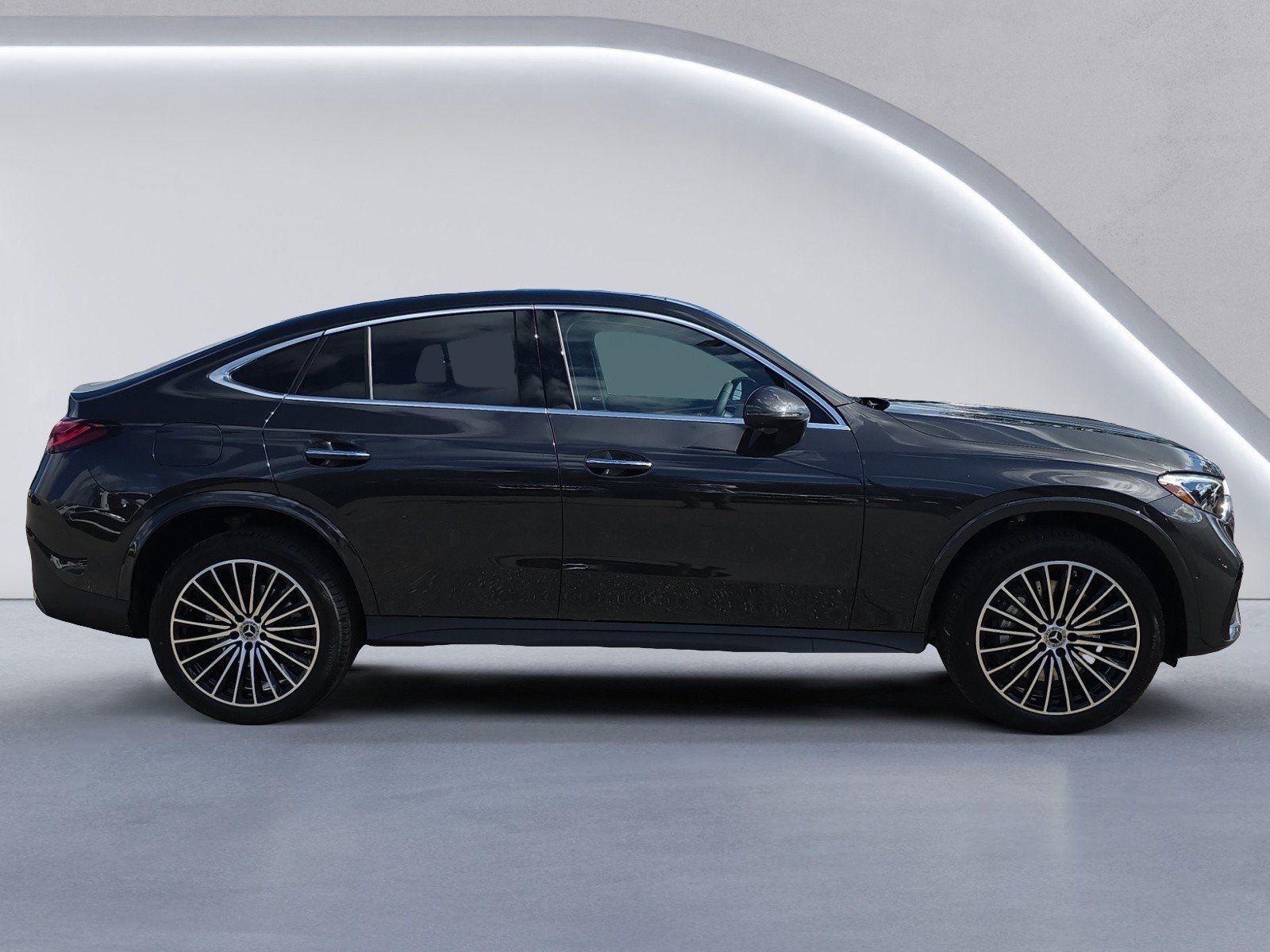 New 2027 Mercedes-Benz GLC 300 4MATIC image 3