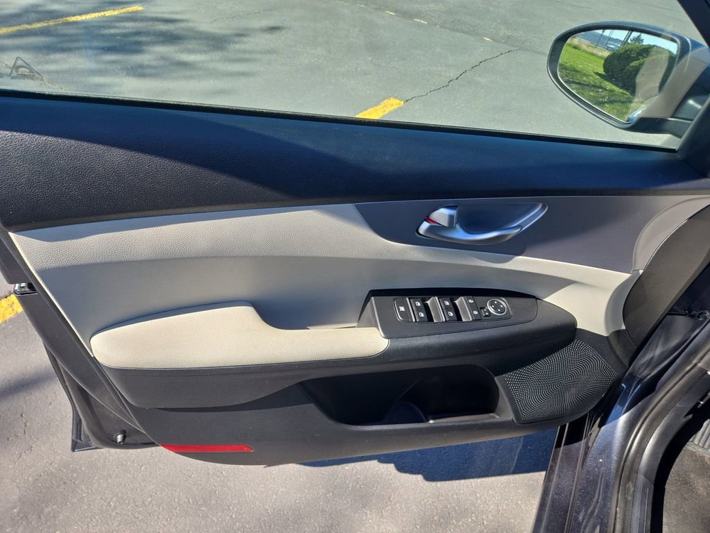 Used 2022 Kia Forte LXS image 26