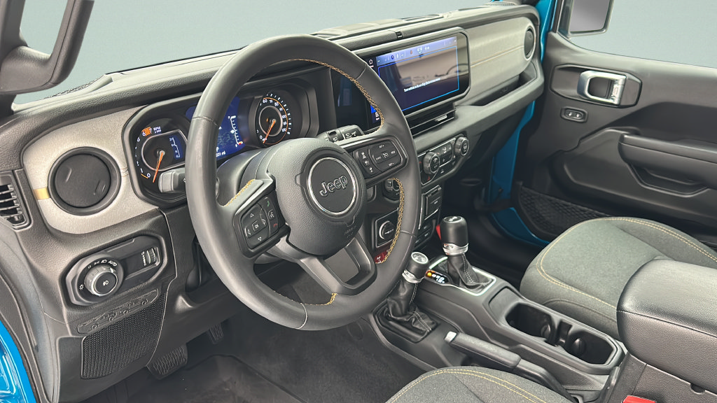 Used 2024 Jeep Wrangler Unlimited Sport AWD/4WD image 11