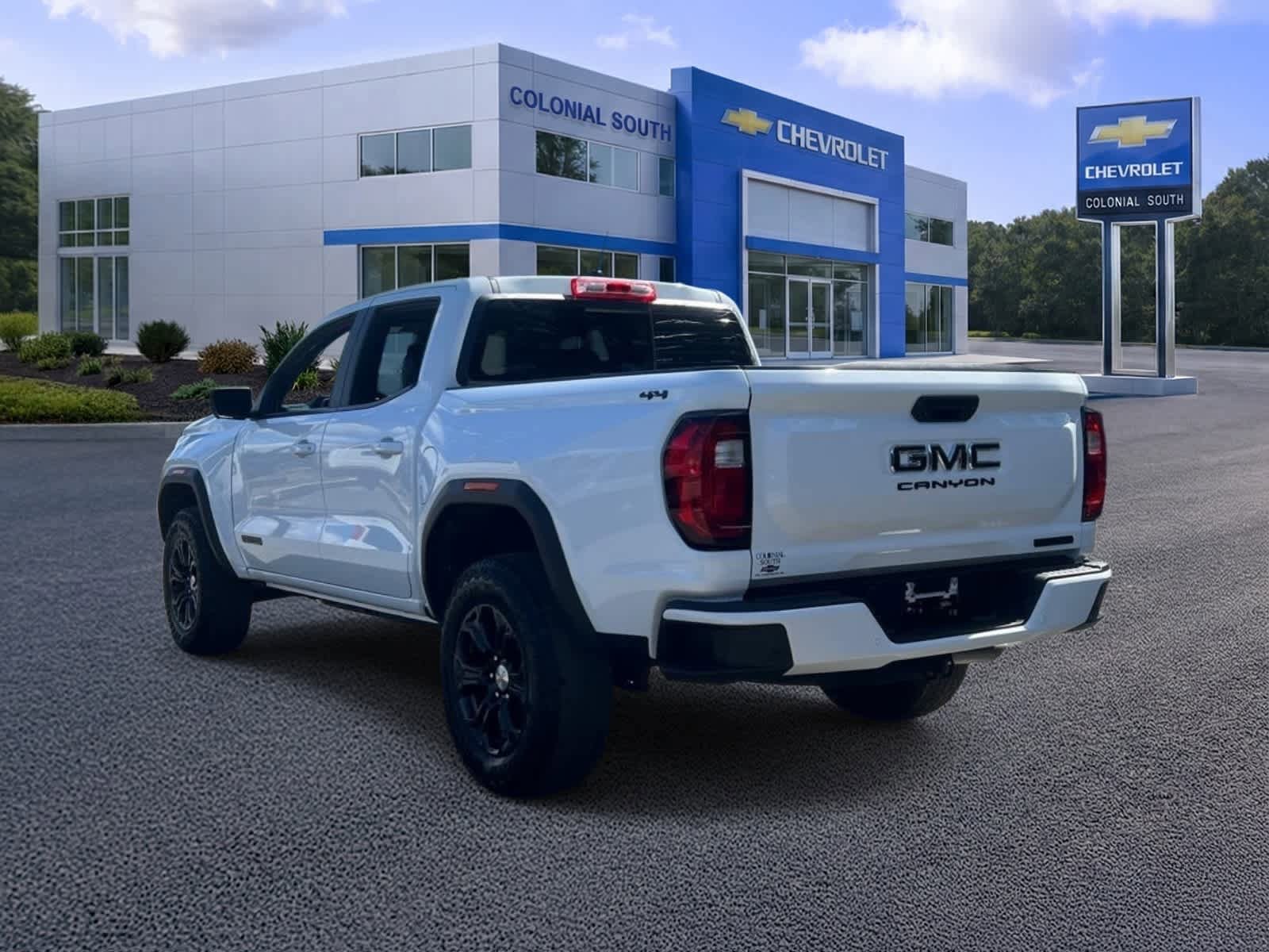 Certified 2024 GMC Canyon Elevation w/ Elevation Premium Package image 4