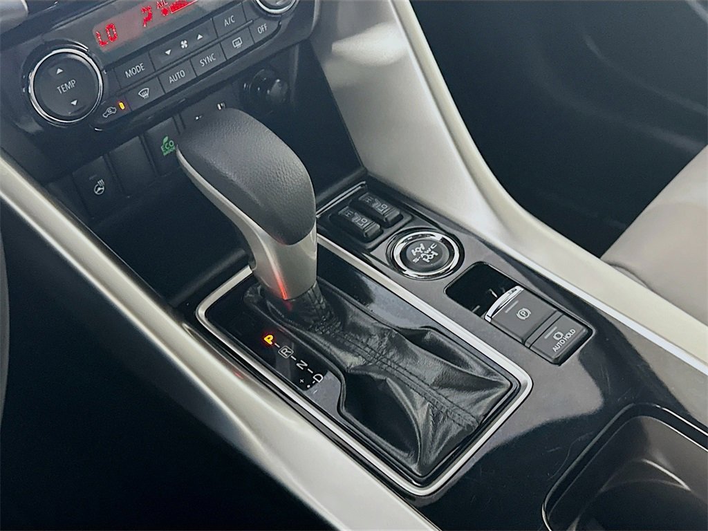 Used 2024 Mitsubishi Eclipse Cross SEL image 16