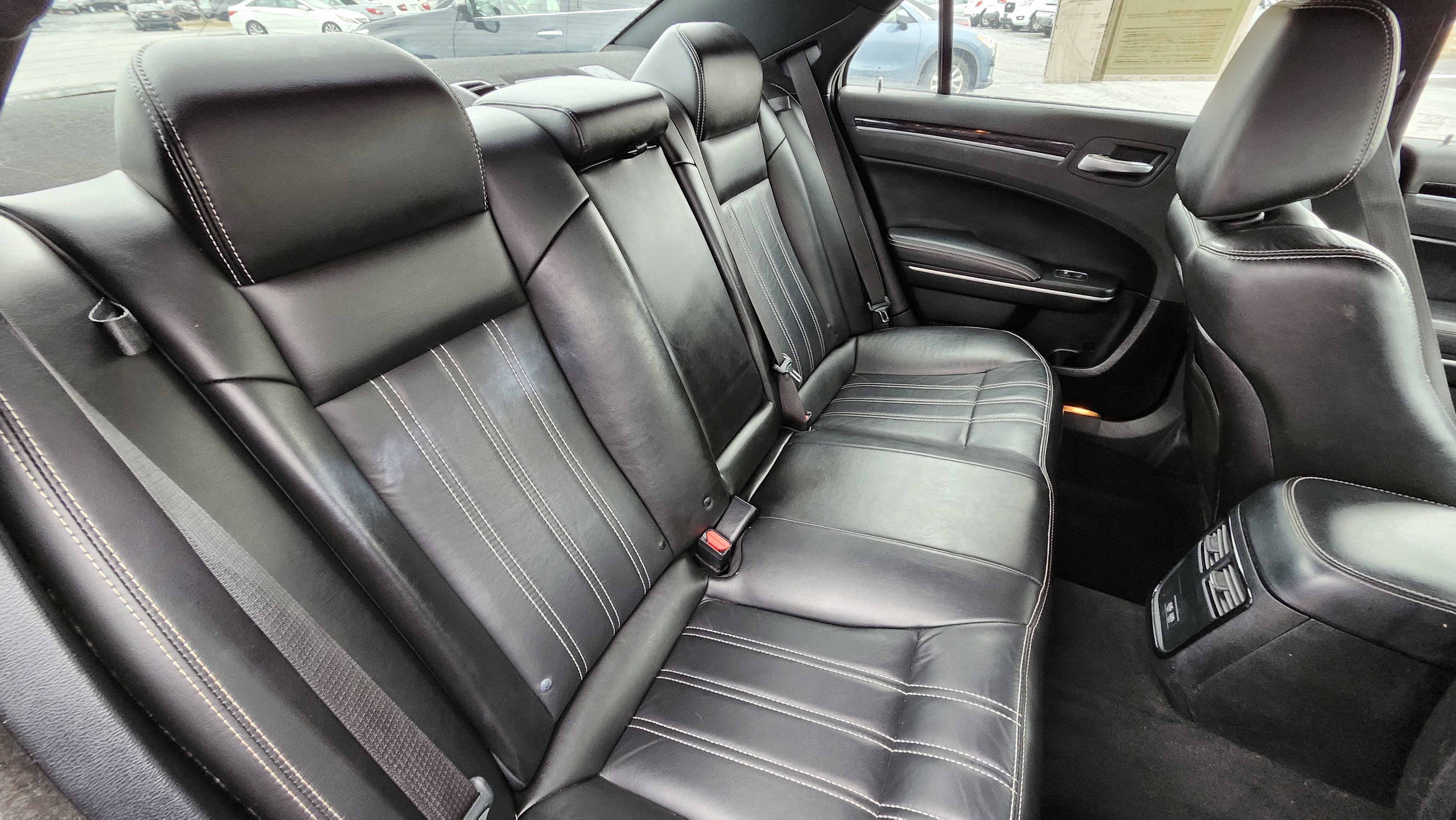 Used 2020 Chrysler 300 S image 21