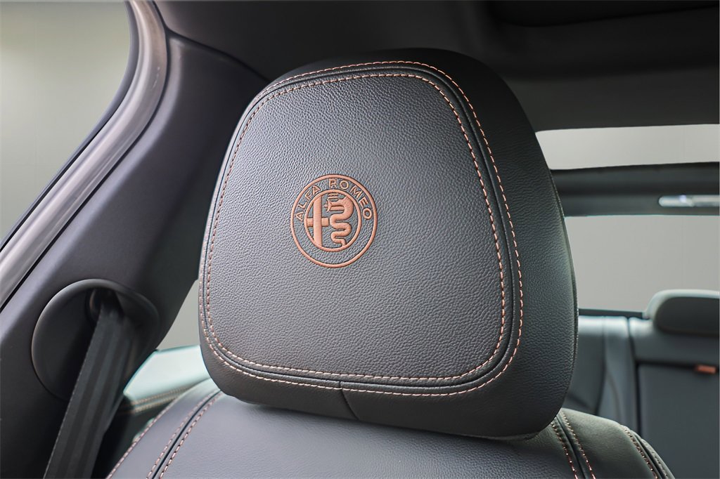 New 2025 Alfa Romeo Giulia w/ Driving Assist Package image 22