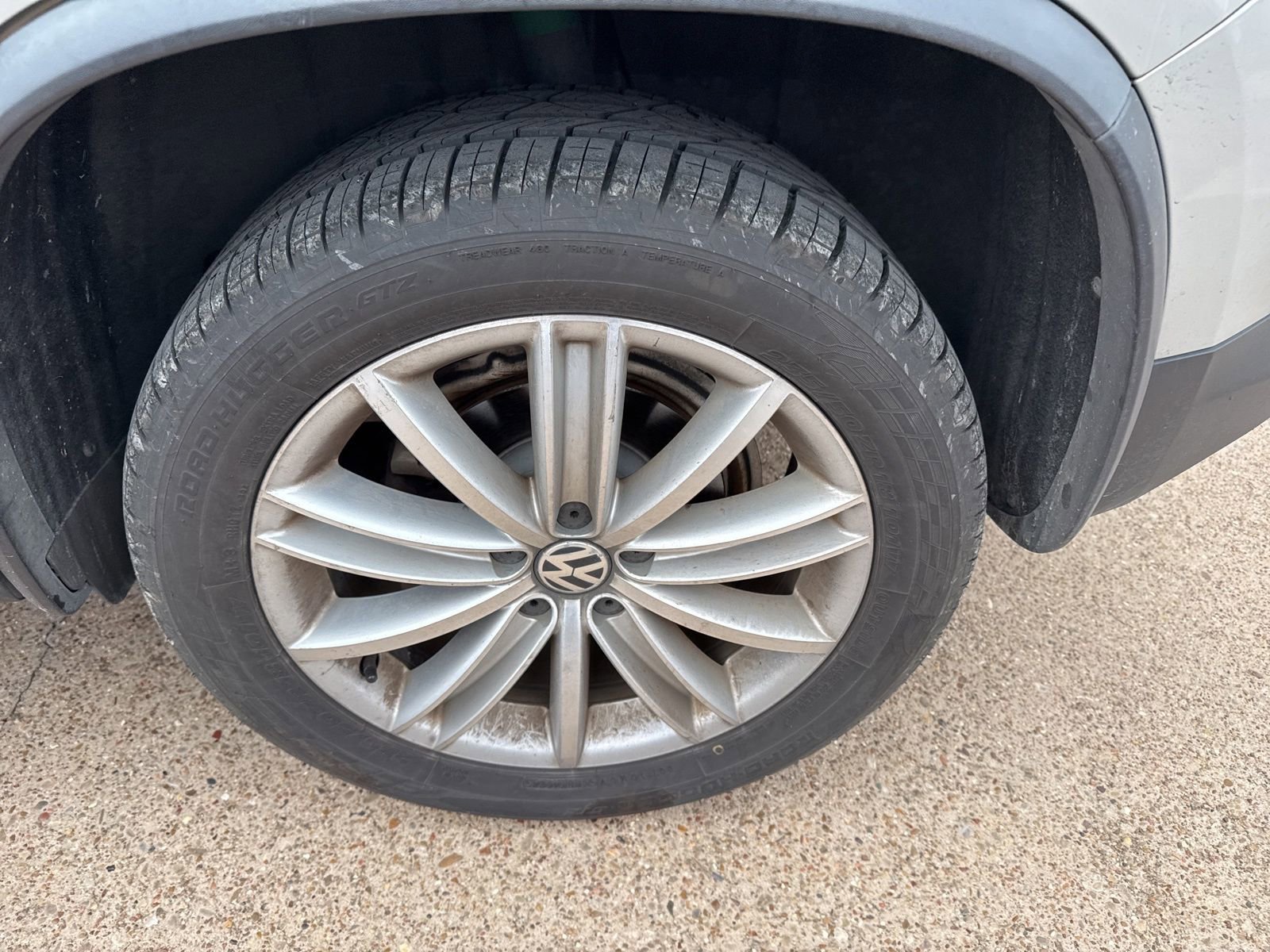 Used 2012 Volkswagen Tiguan S image 10