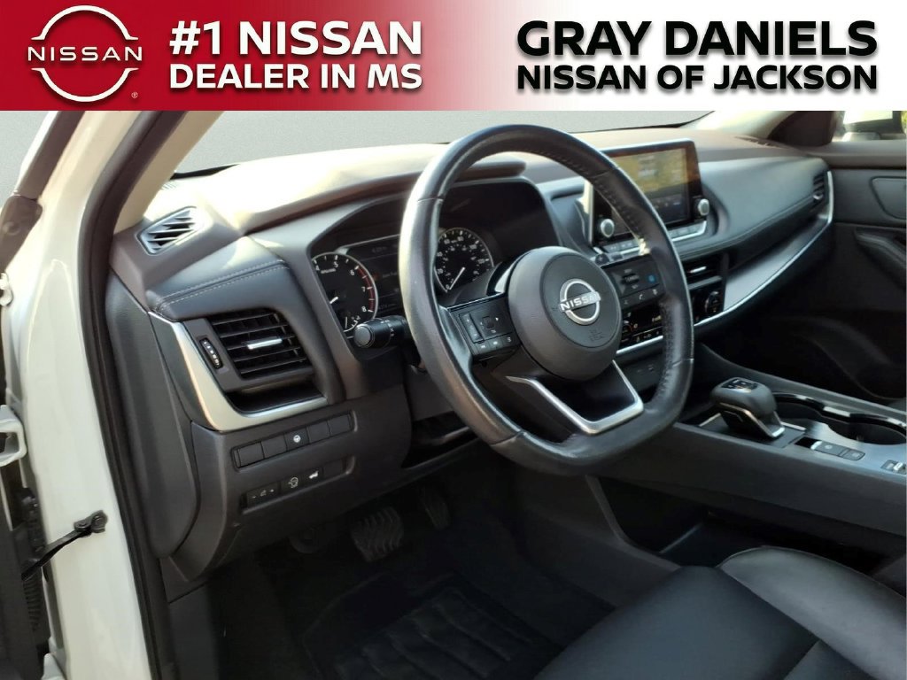 Used 2023 Nissan Rogue SV w/ SV Premium B Package FWD image 11