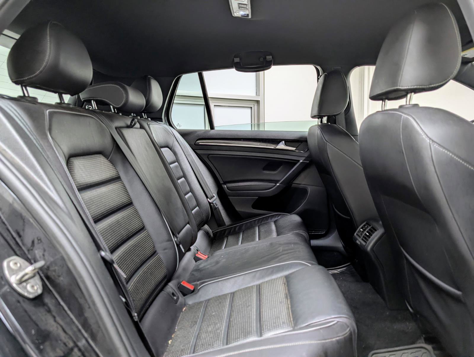 Used 2019 Volkswagen Golf 4-Door image 22