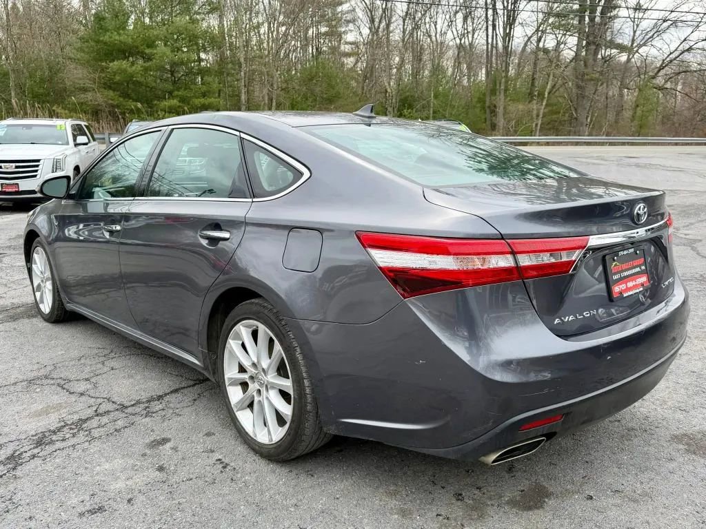 Used 2014 Toyota Avalon Limited w/ Technology Package FWD image 6