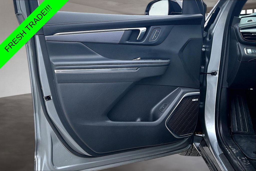 Used 2025 Buick Enclave Sport Touring FWD image 19