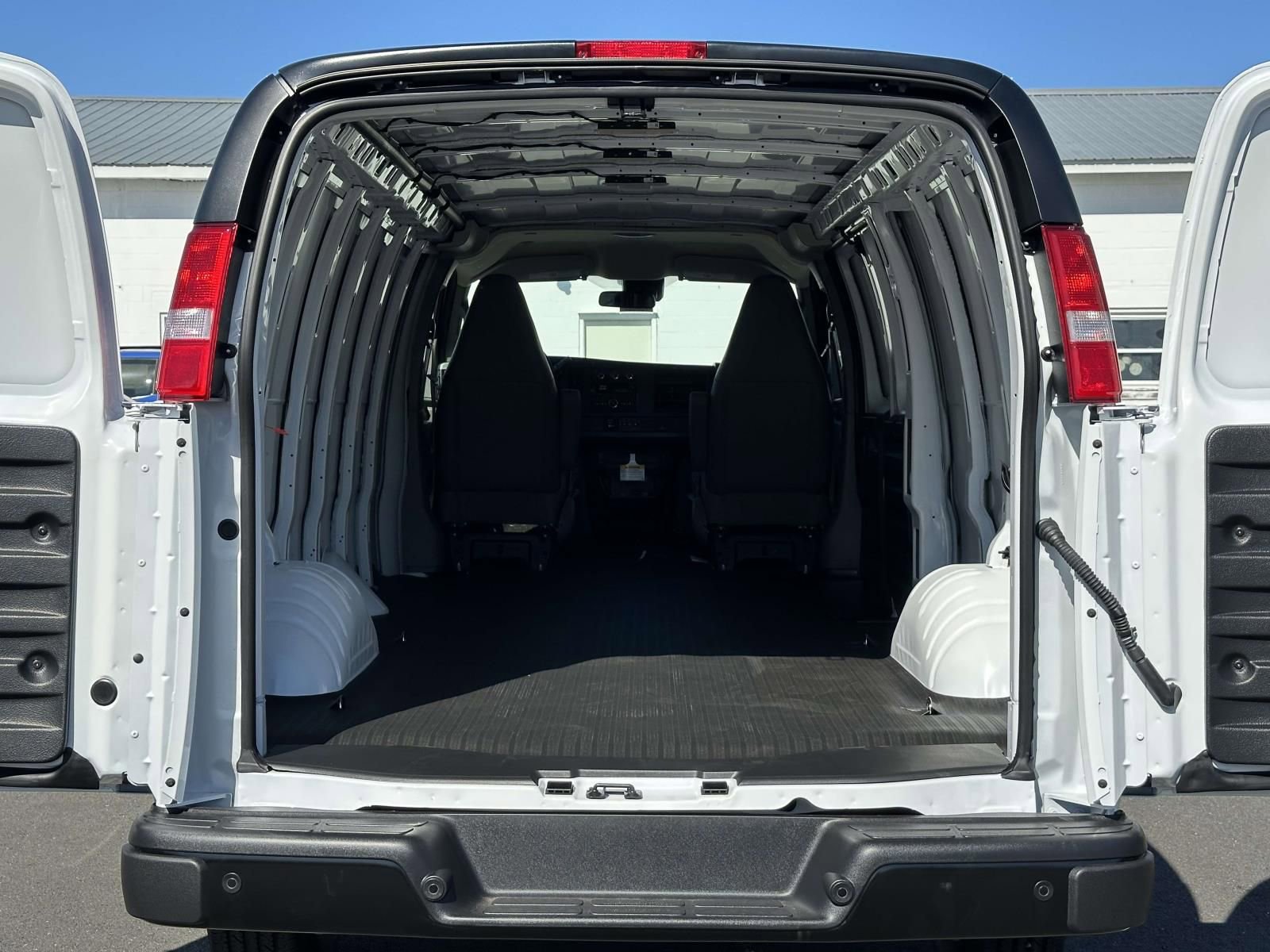 New 2025 Chevrolet Express 2500 Extended w/ Safety Package RWD image 20