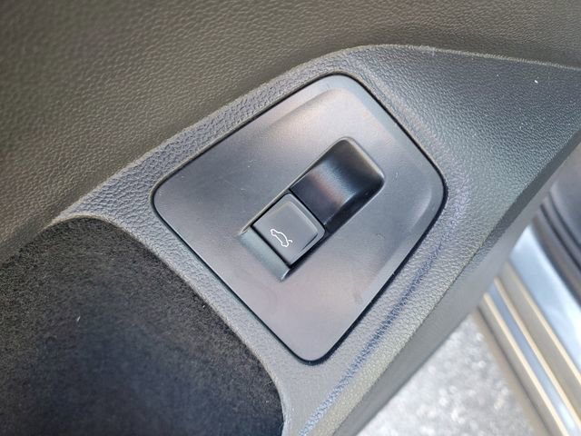 Certified 2023 Volkswagen Tiguan SE image 17