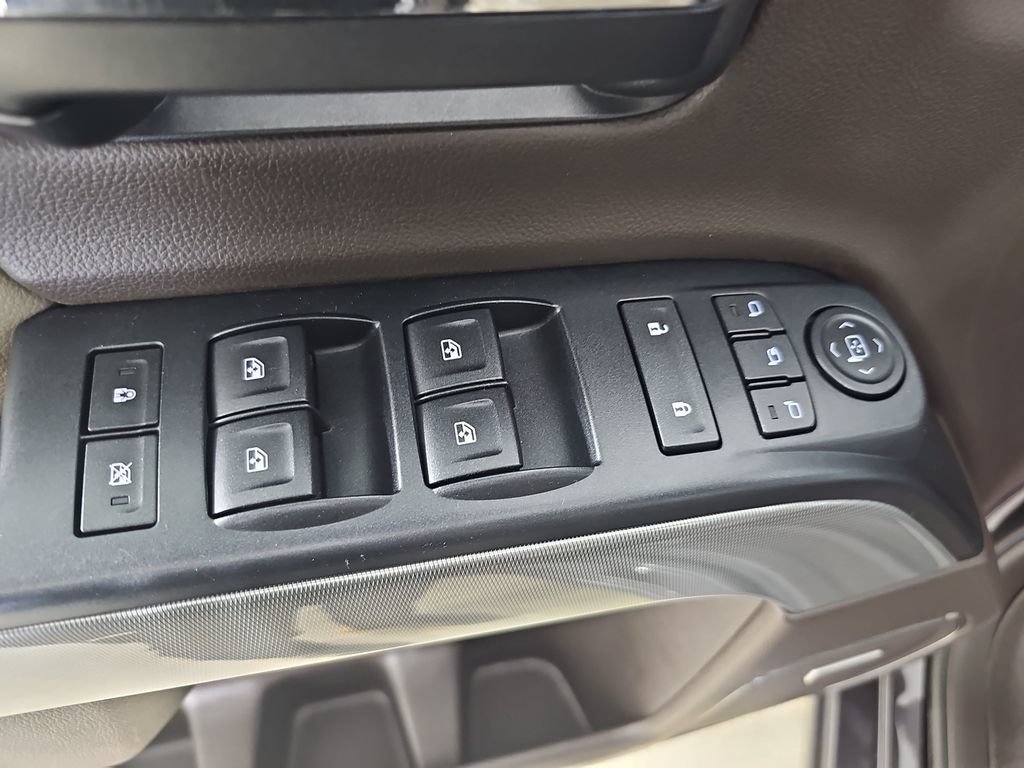 Used 2016 Chevrolet Silverado 1500 LTZ Z71 w/ LTZ Plus Package AWD/4WD image 32