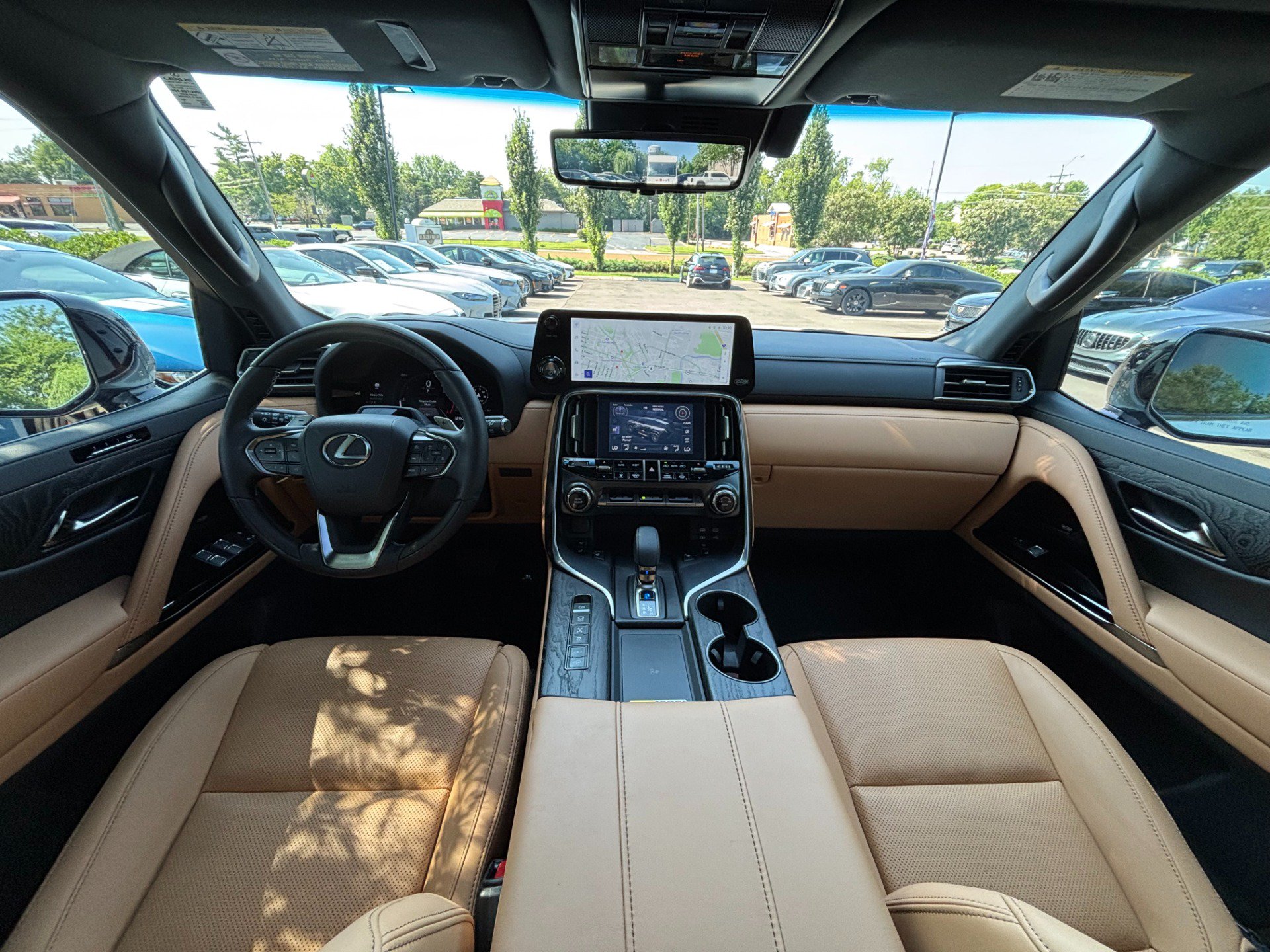 Used 2025 Lexus LX 700h Luxury w/ Appearance Package AWD/4WD image 39