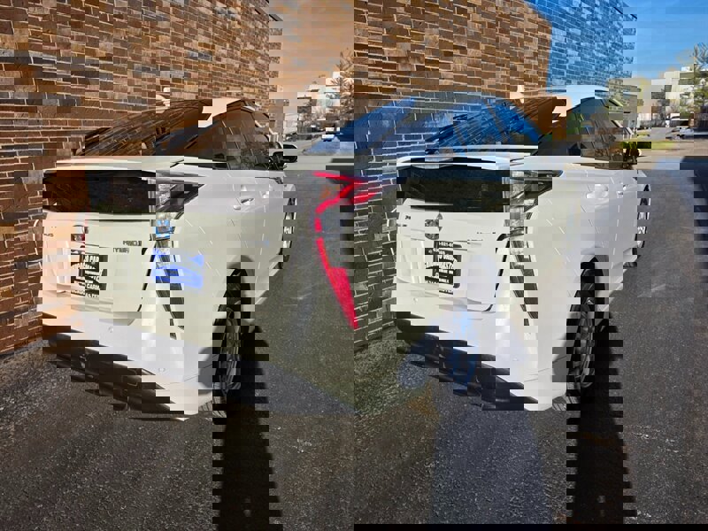 Used 2018 Toyota Prius Four w/ Advanced Technology Package FWD image 2