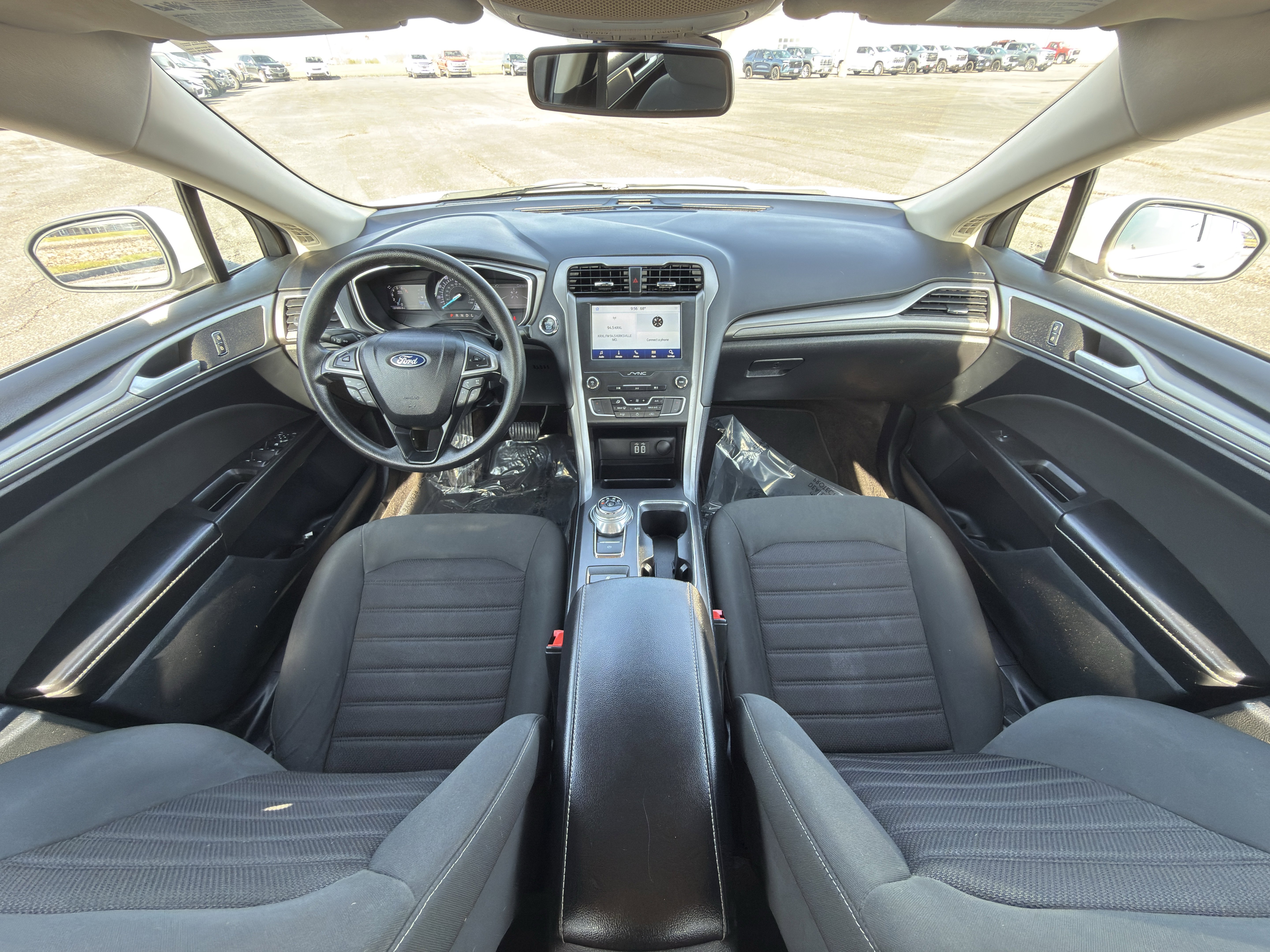 Used 2020 Ford Fusion SE image 10