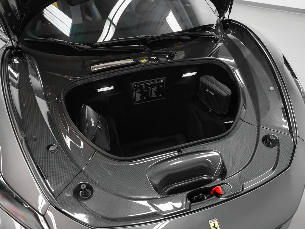 Certified 2022 Ferrari F8 Tributo RWD image 20